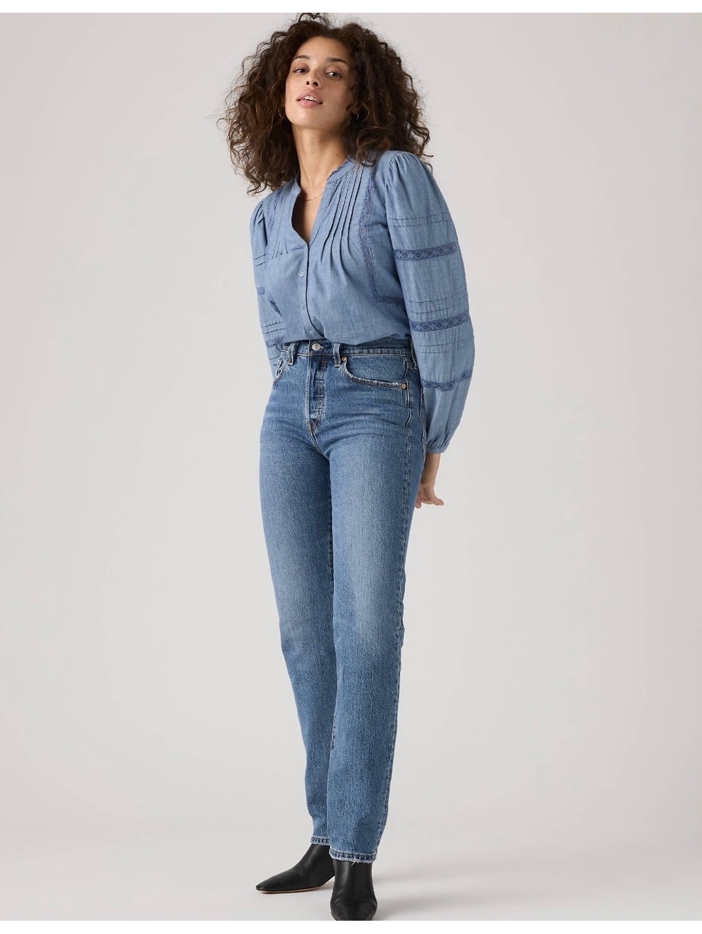 Levi’s Medium Wash Woman’s 501 Original Straight Leg Jeans High Rise Button Fly